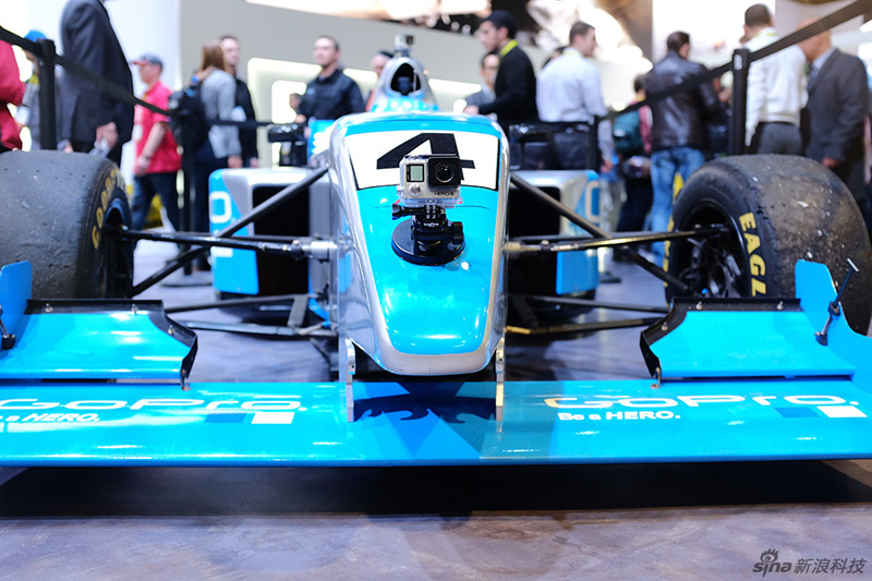 GoPro一向善于用其他產品給自己制造使用場景，之前是拉力賽車，這次升級到F1。